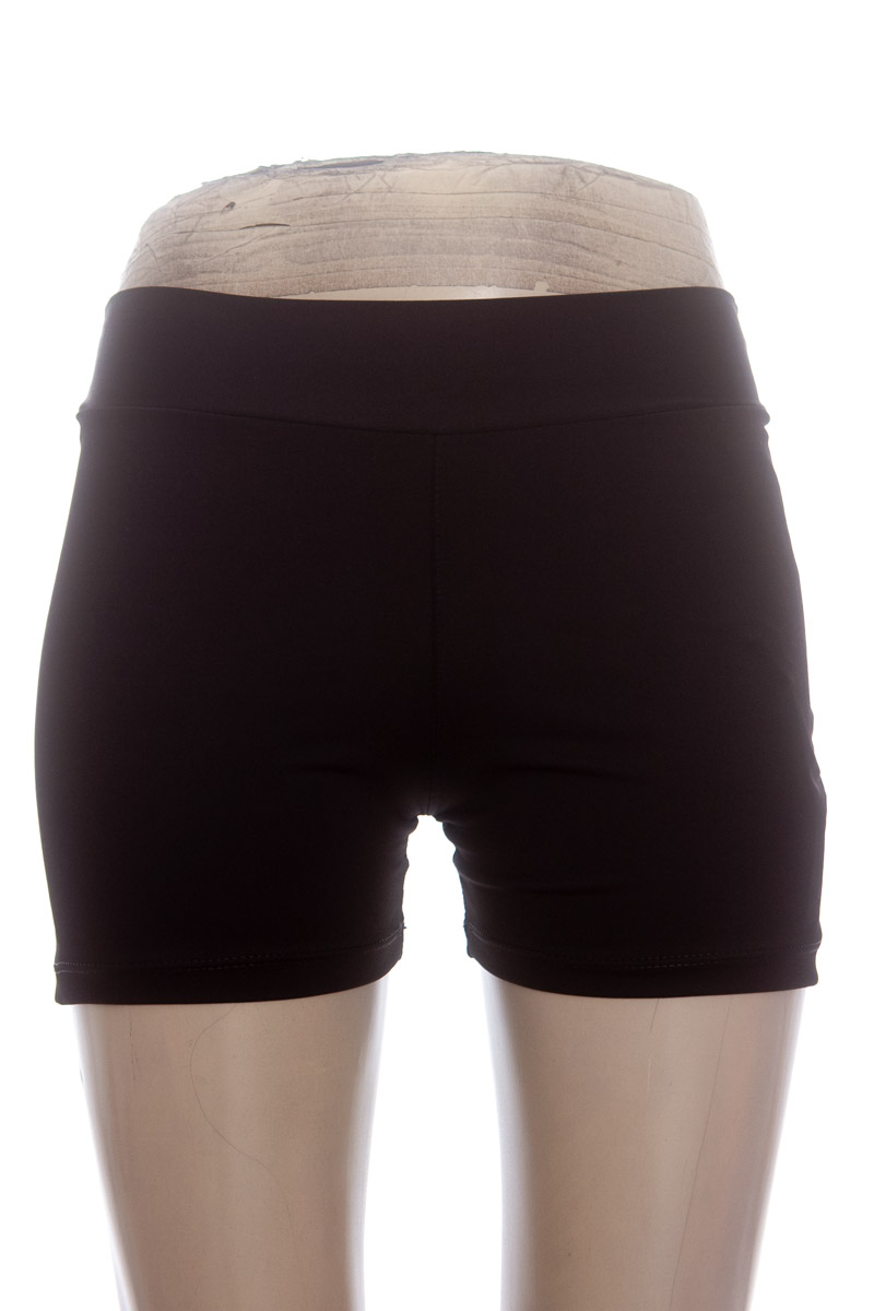 Ropa Deportiva / Salida de Baño color Negro - Closeando