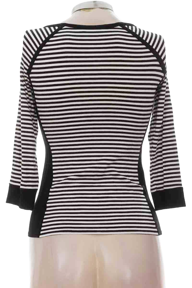 Top / Camiseta color Negro - Julio