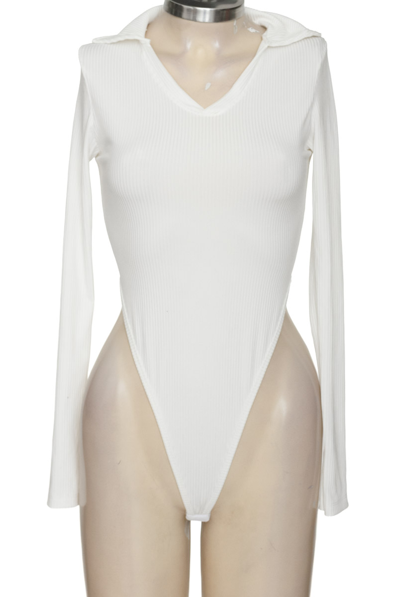 Top / Camiseta color Blanco - Closeando