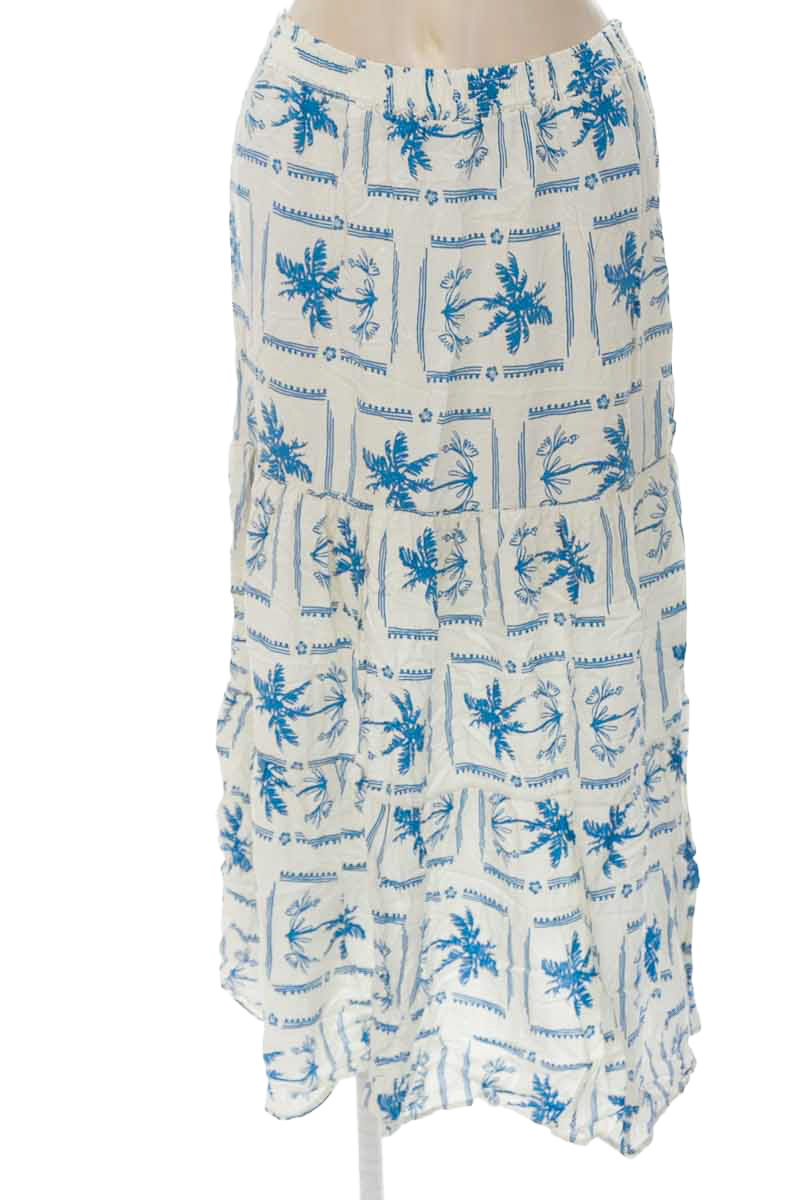 Falda color Beige - Closeando