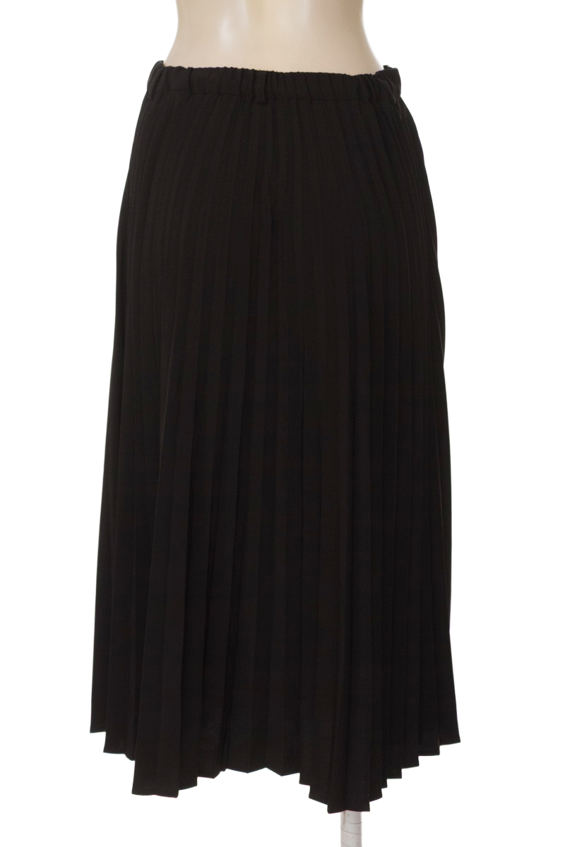 Falda color Negro - Stradivarius