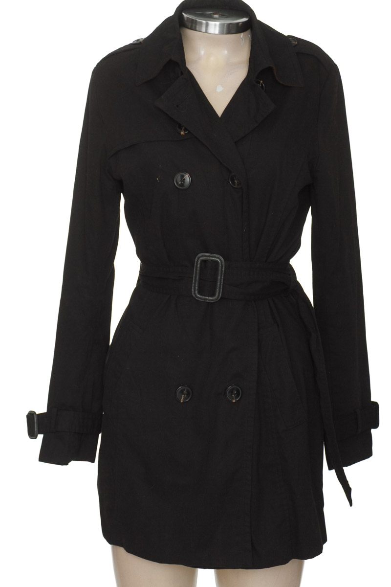 Chaqueta / Abrigo color Negro - Stradivarius
