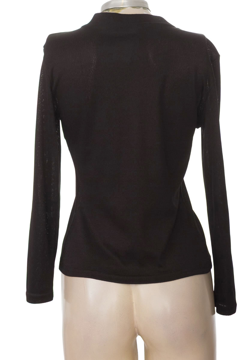 Sweater color Negro - Closeando