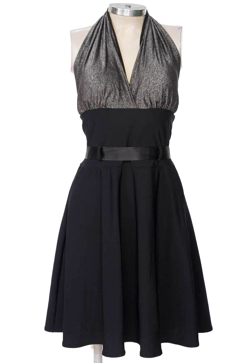 Vestido / Enterizo color Negro - Closeando