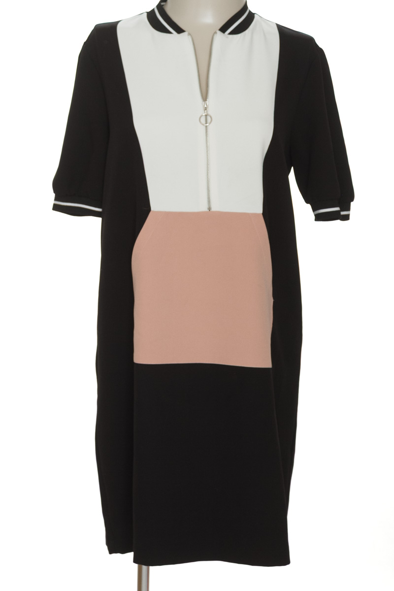 Vestido / Enterizo color Negro - Zara