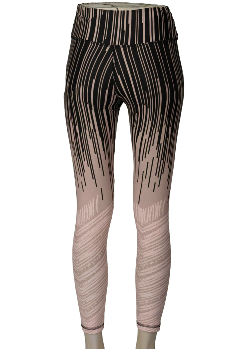 Ropa Deportiva / Salida de Baño color Negro - Maqui