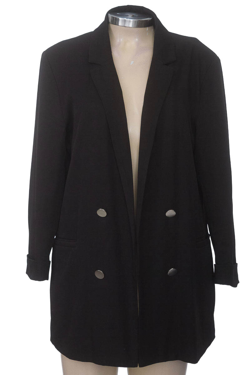 Chaqueta / Abrigo color Negro - Stradivarius