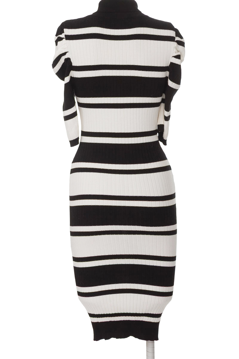 Vestido / Enterizo color Negro - Studio F