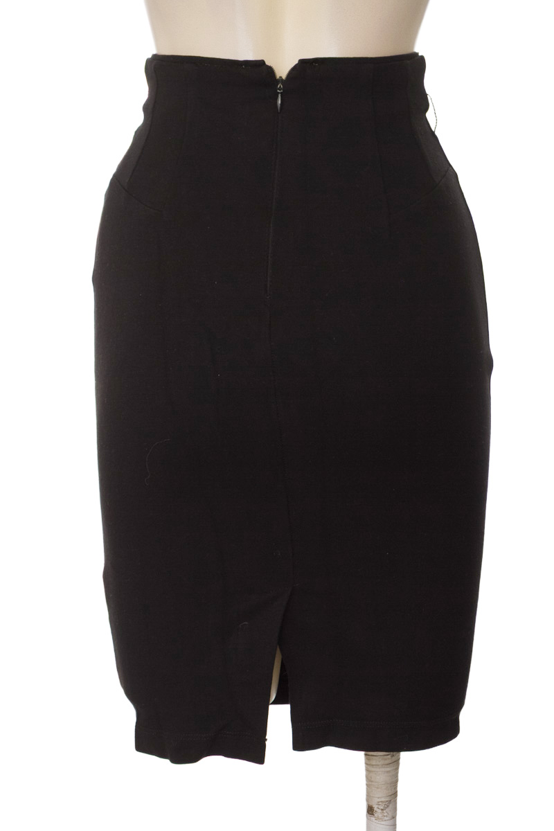 Falda color Negro - Studio F