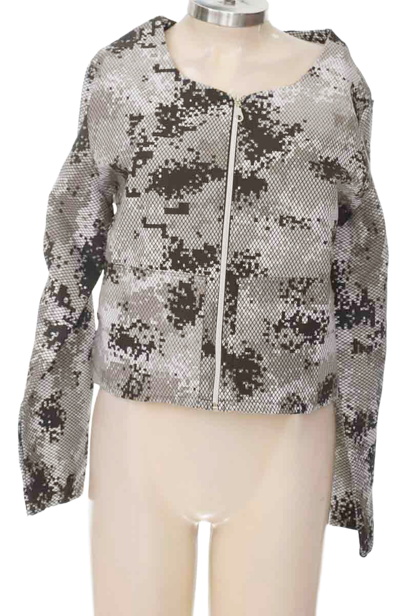 Chaqueta / Abrigo color Gris - Closeando