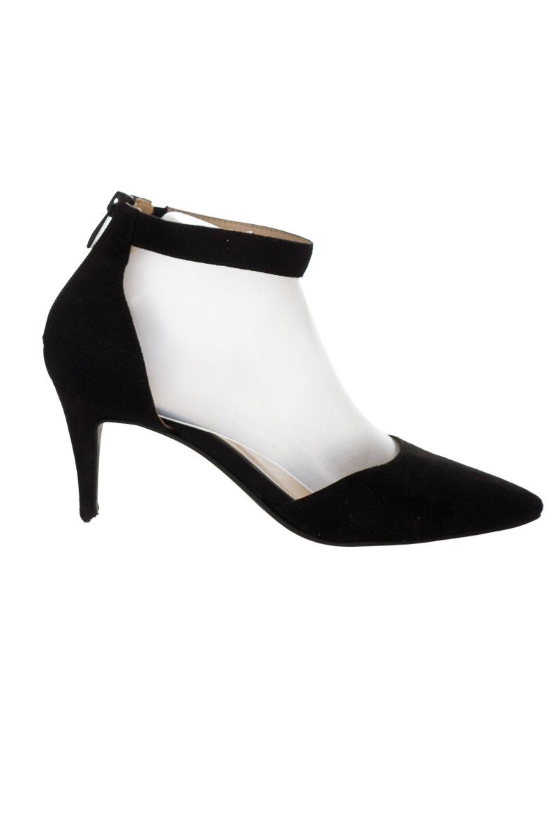 Zapatos color Negro - CL By Laundry