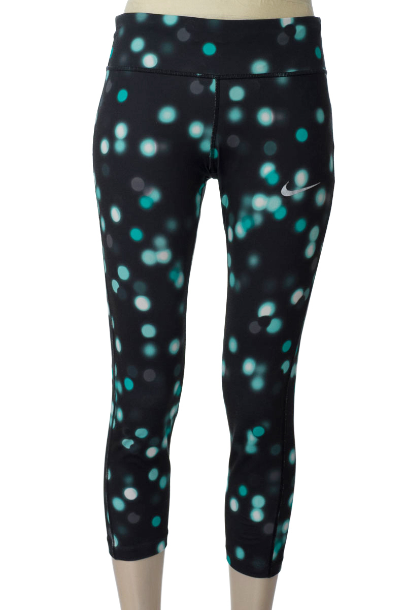 Ropa Deportiva / Salida de Baño color Negro - Nike