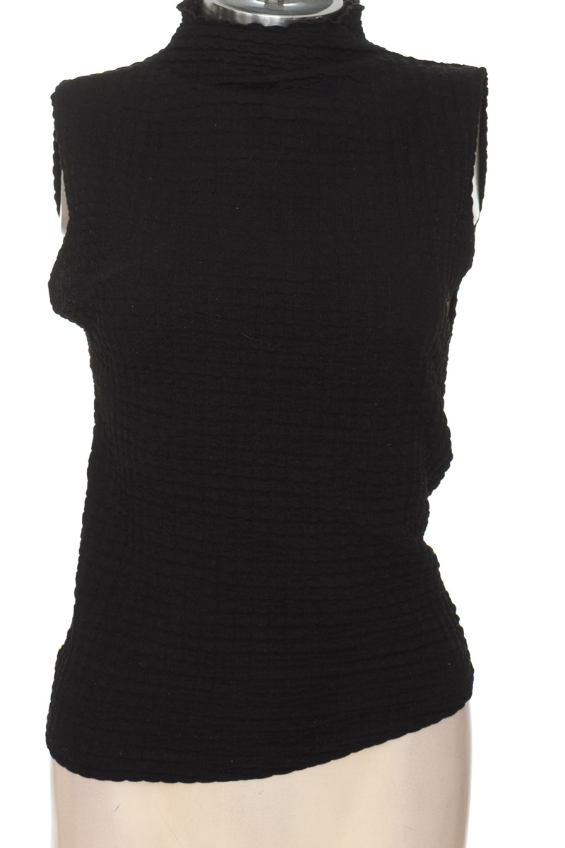 Top / Camiseta color Negro - Zara