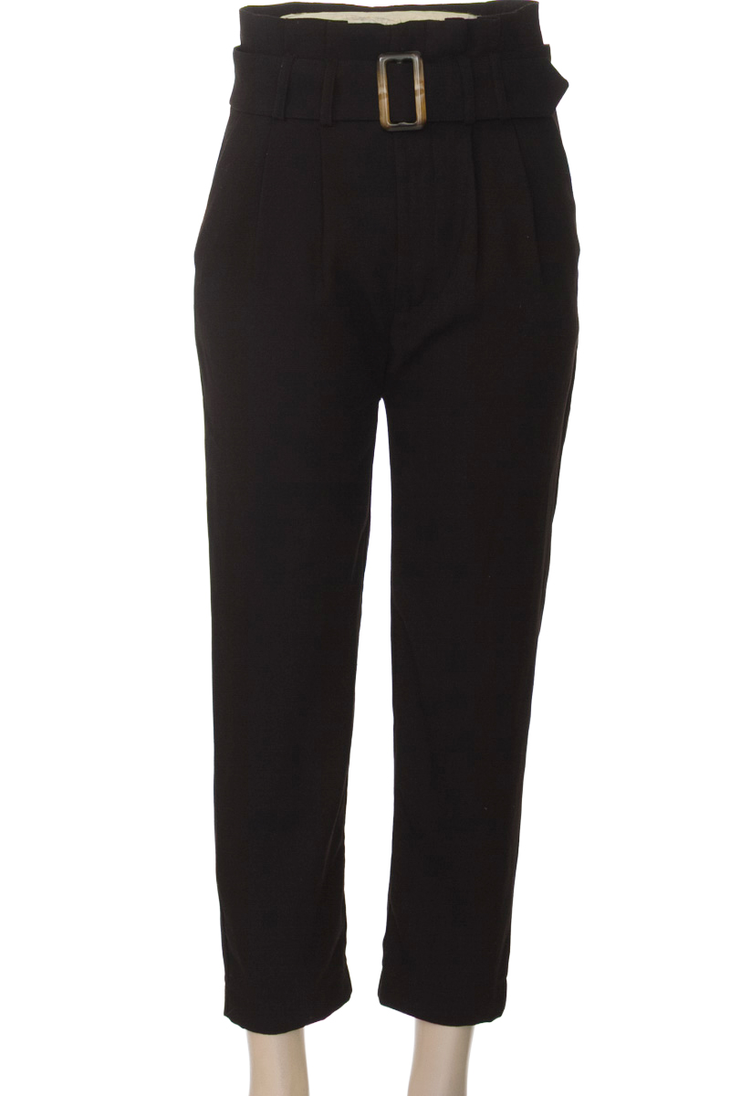 Pantalones color Negro - Stradivarius