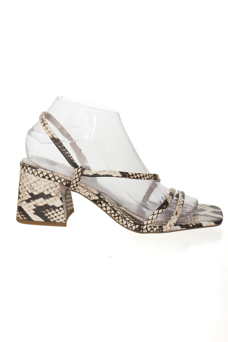 Zapatos color Beige - Zara