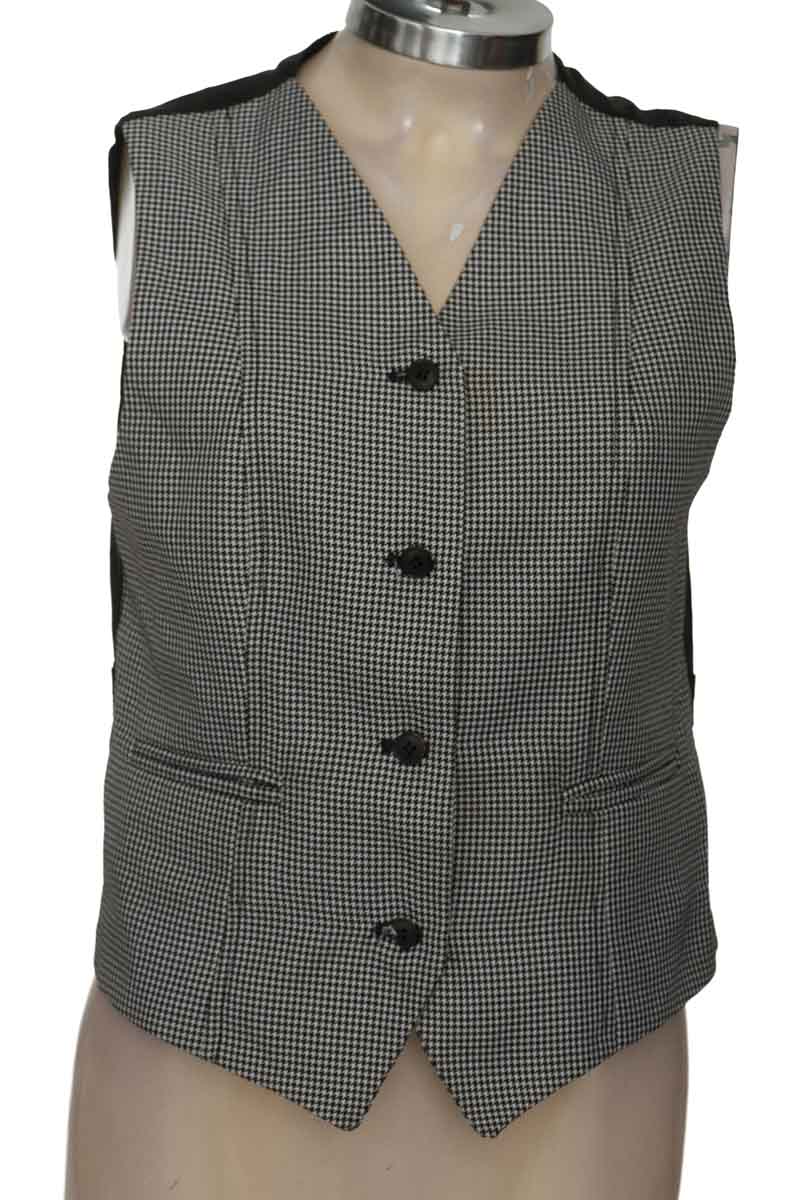 Chaqueta / Abrigo color Negro - Closeando