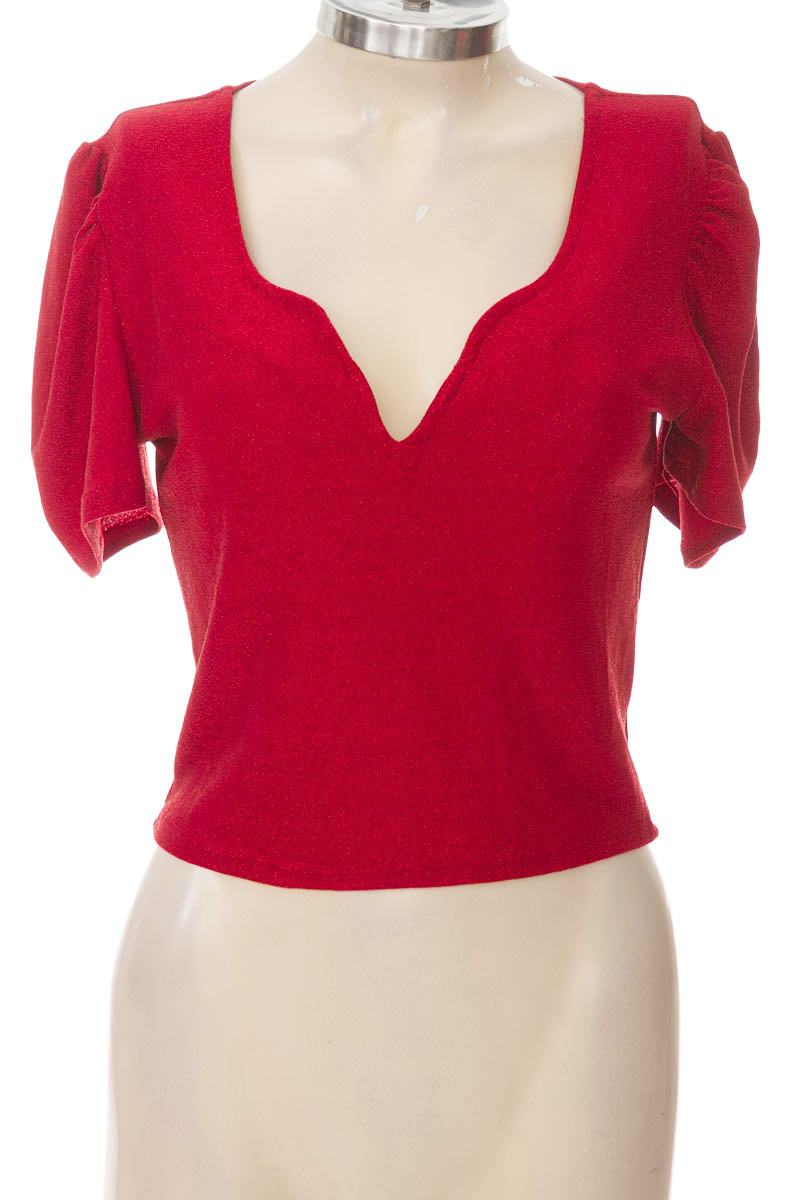 Top / Camiseta color Rojo - Believe