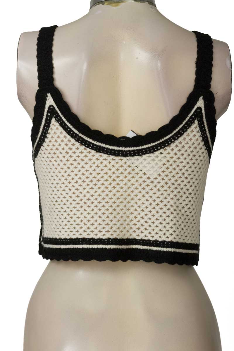 Top / Camiseta color Beige - Closeando