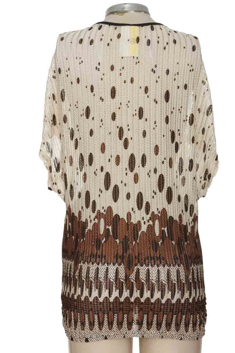 Ropa Deportiva / Salida de Baño color Beige - Closeando