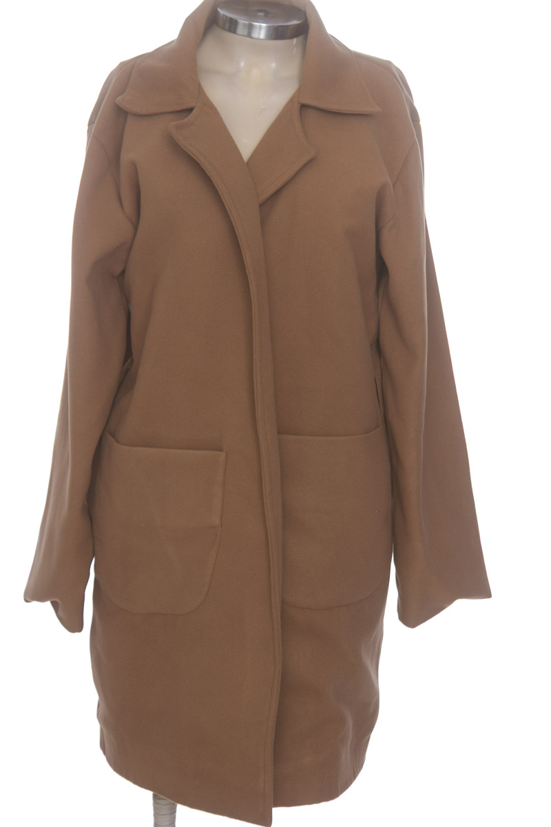 Chaqueta / Abrigo color Café - Closeando