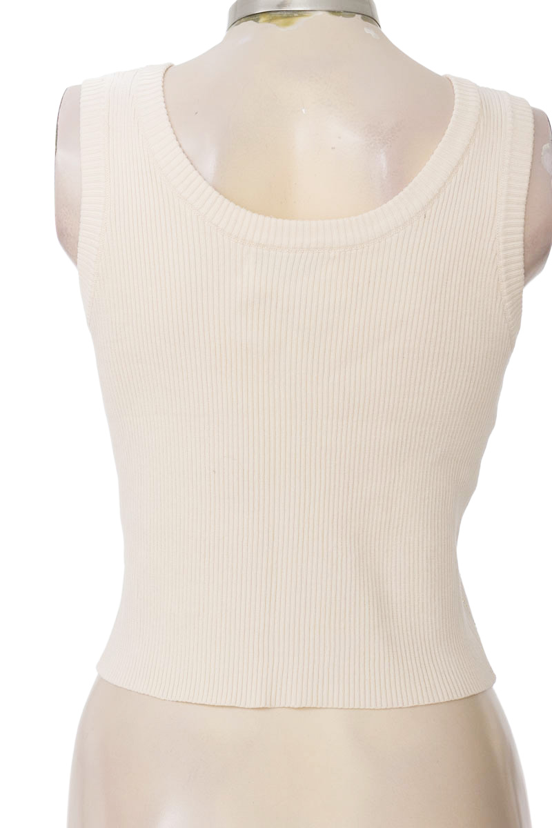 Top / Camiseta color Beige - Claudia Boutique