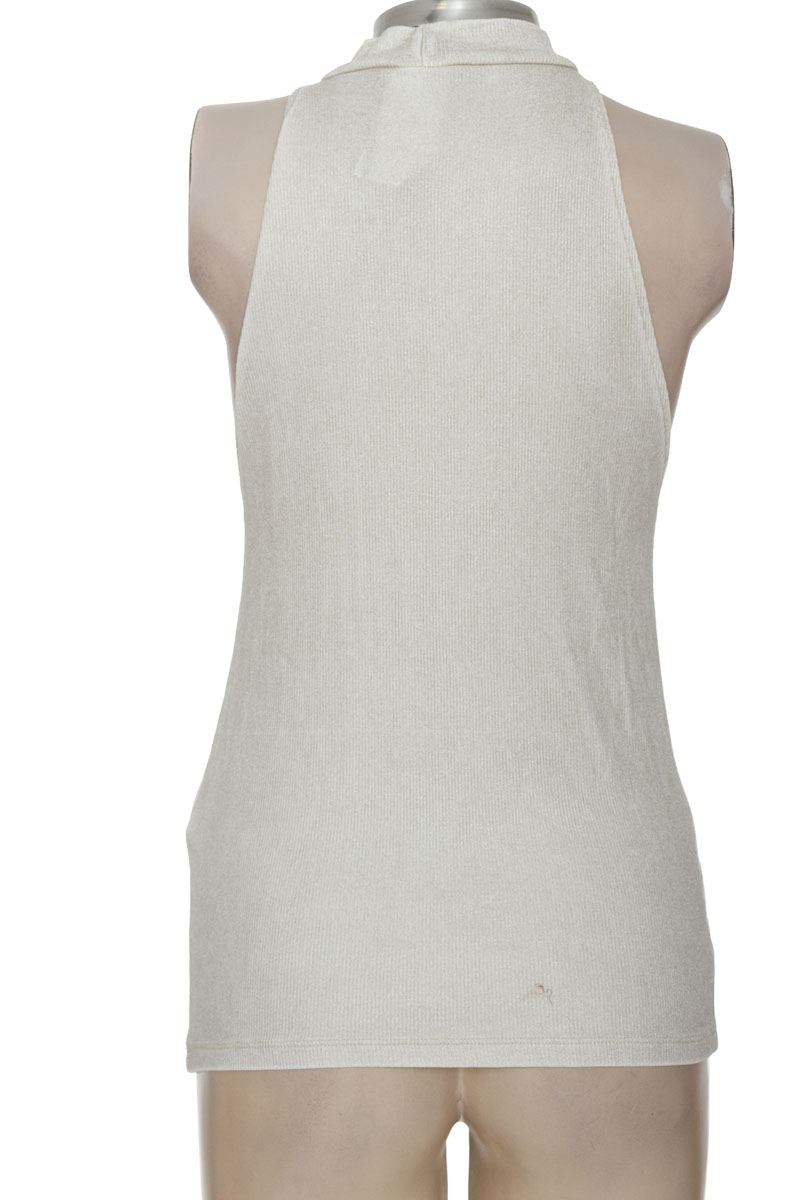 Top / Camiseta color Plateado - Zara