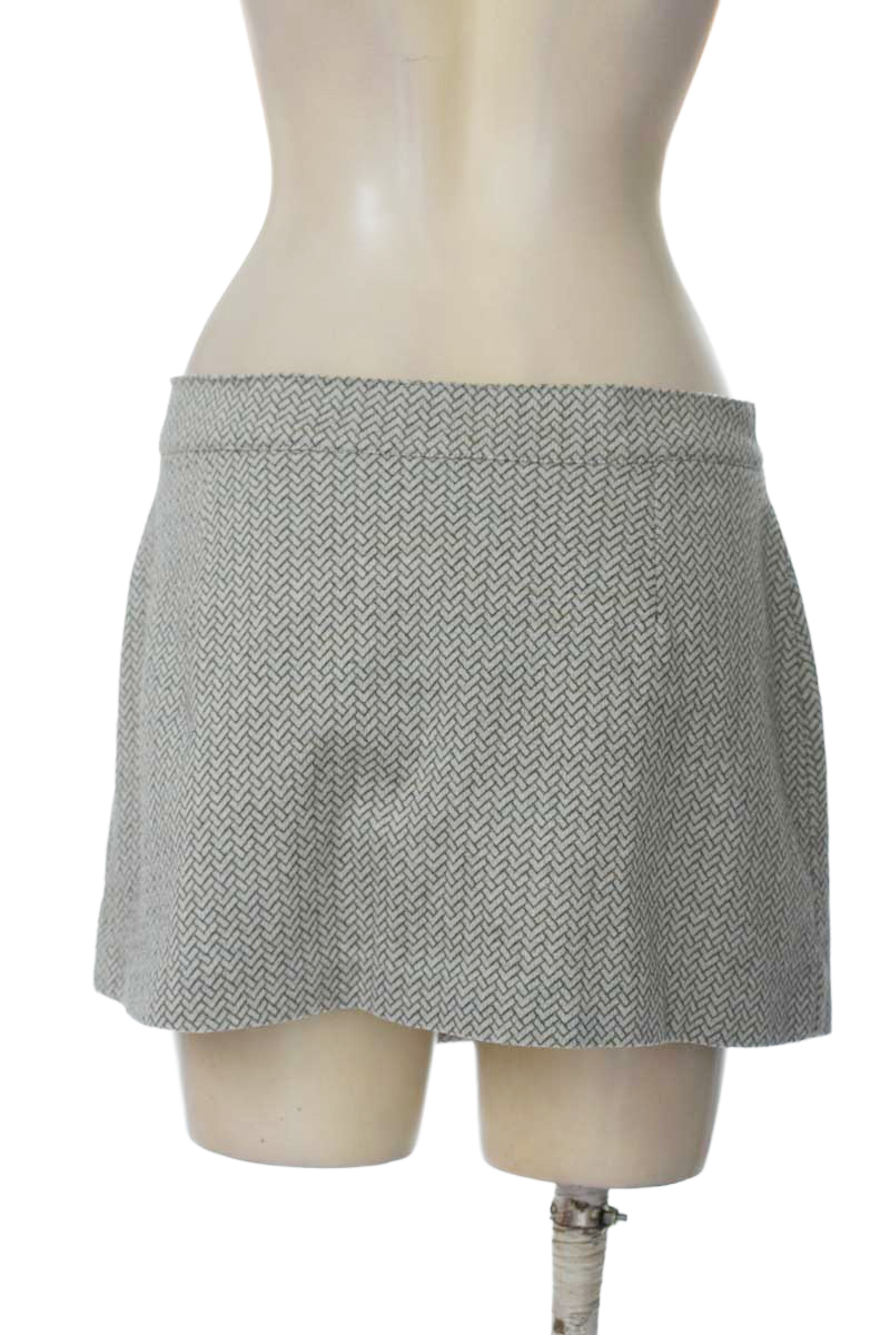 Falda color Gris - Closeando