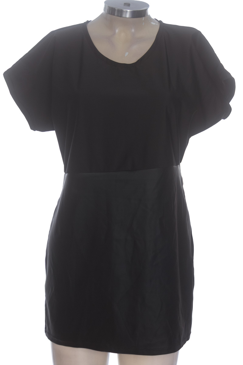 Vestido / Enterizo color Negro - Closeando