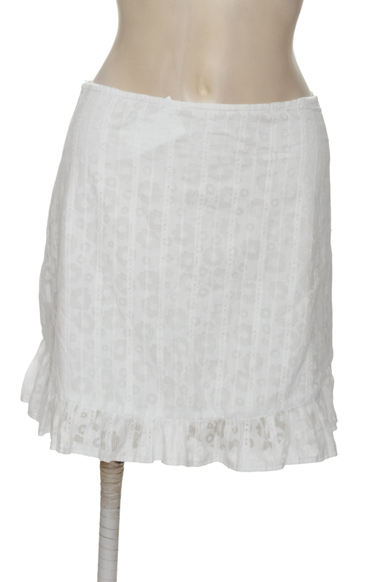 Falda color Blanco - Closeando
