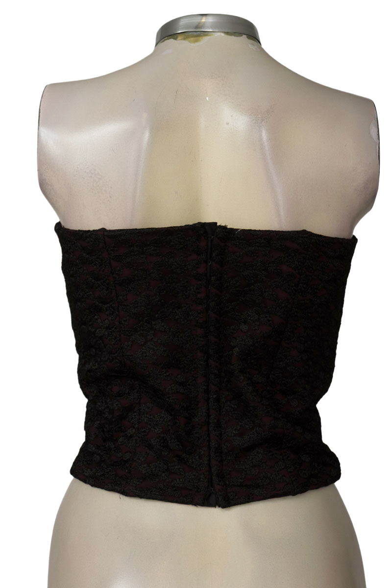 Top / Camiseta color Negro - Closeando
