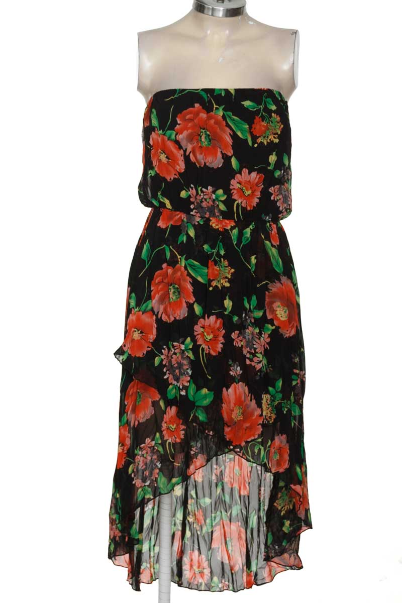 Vestido / Enterizo color Negro - Closeando