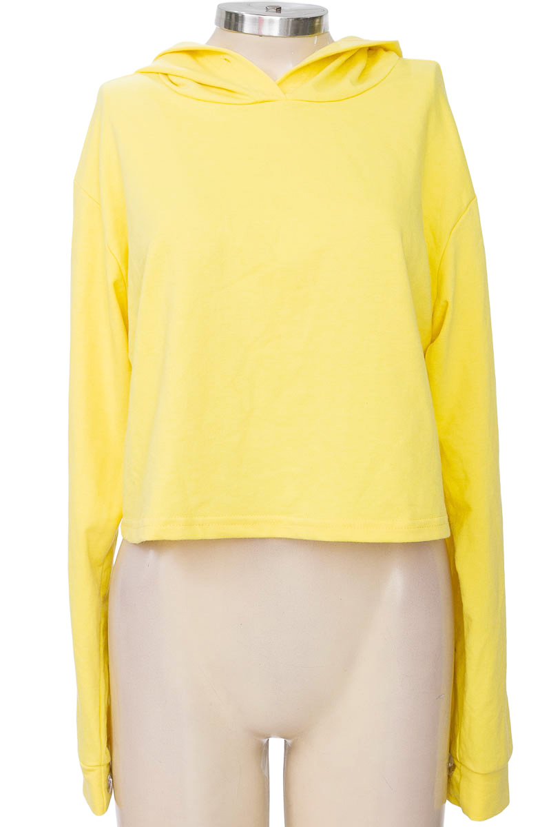 Sweater color Amarillo - Closeando