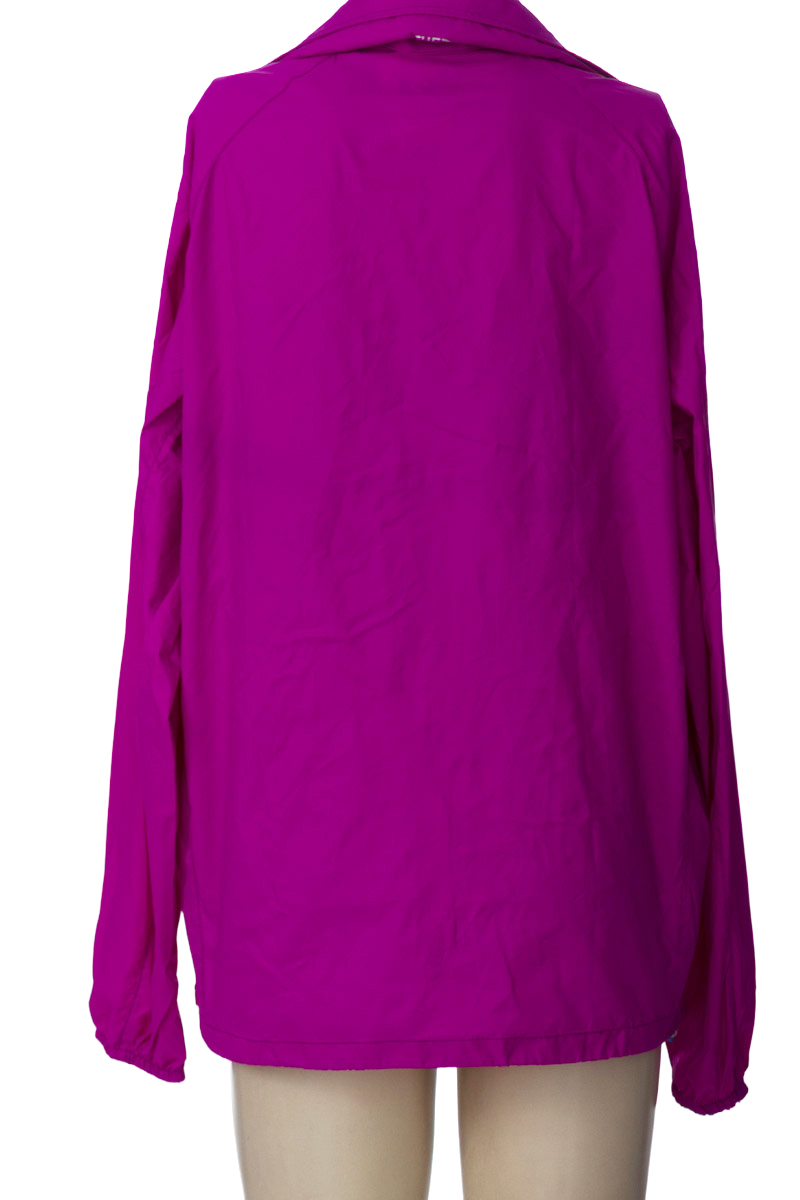 Ropa Deportiva / Salida de Baño color Morado - Closeando