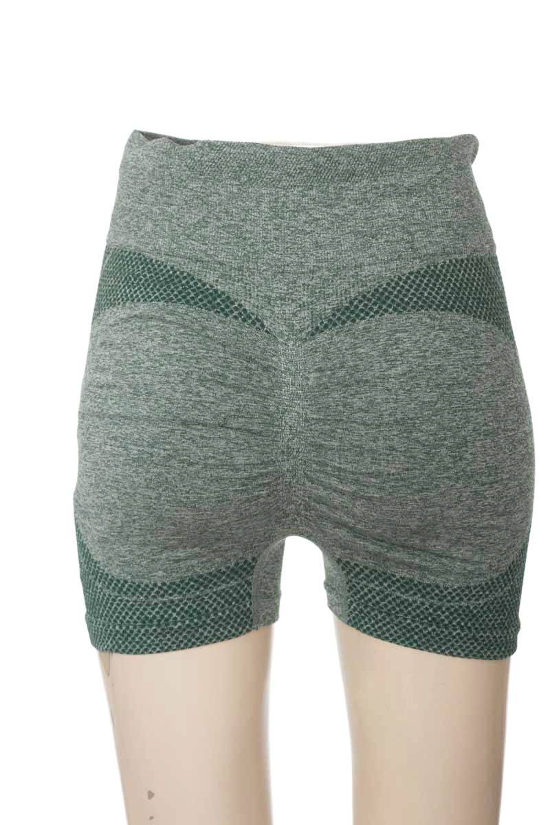 Ropa Deportiva / Salida de Baño color Verde - Closeando