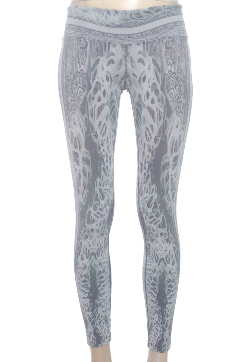 Ropa Deportiva / Salida de Baño color Gris - Kassis