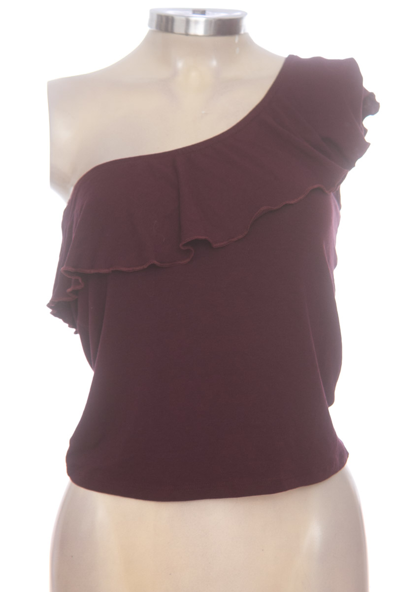 Top / Camiseta color Vinotinto - Koaj