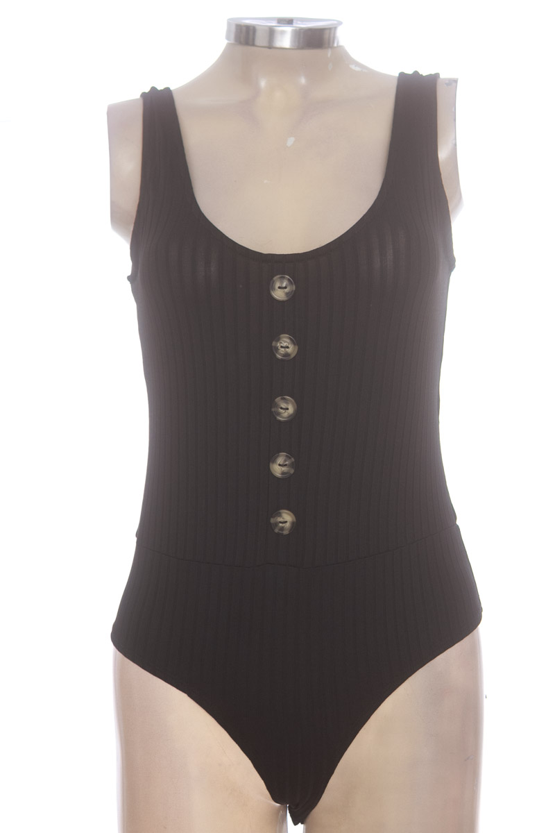 Top / Camiseta color Negro - Love J