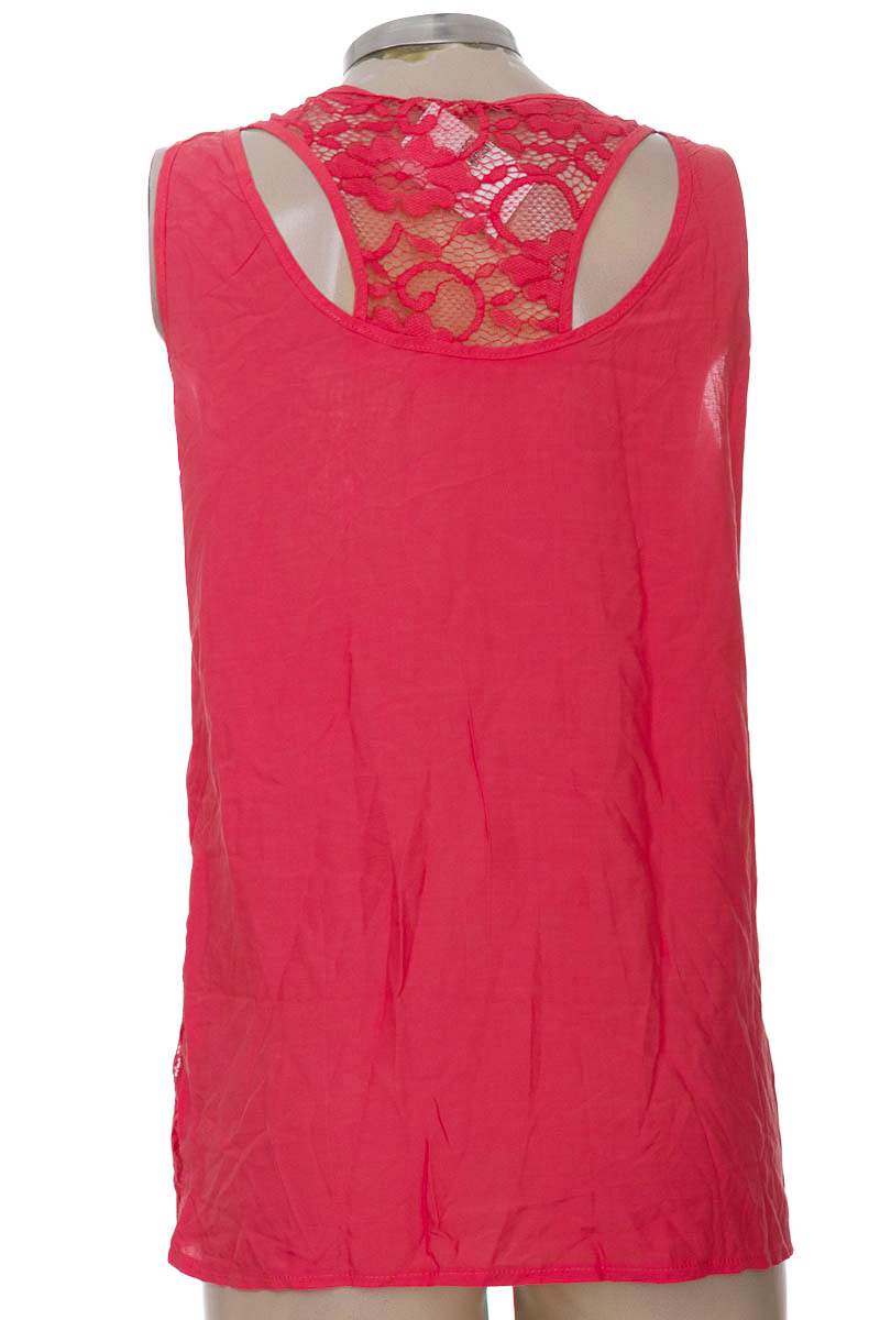 Top / Camiseta color Rosado - Closeando
