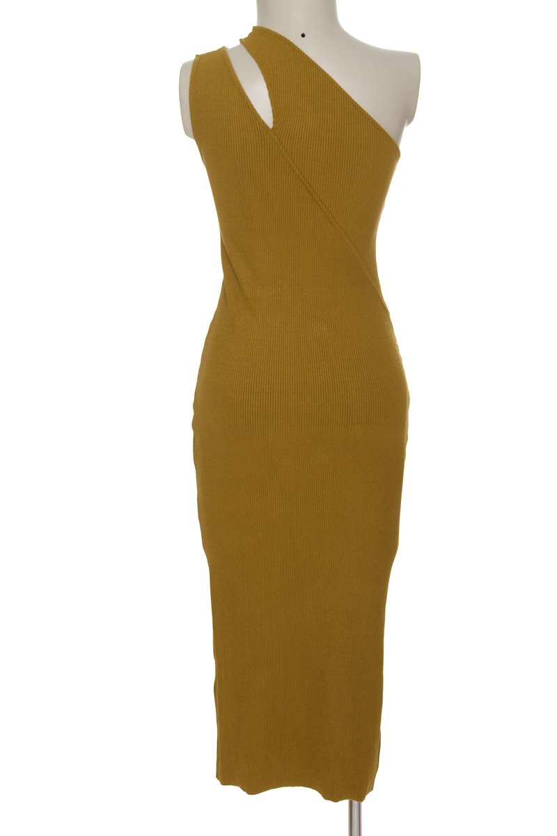 Vestido / Enterizo color Verde - Zara