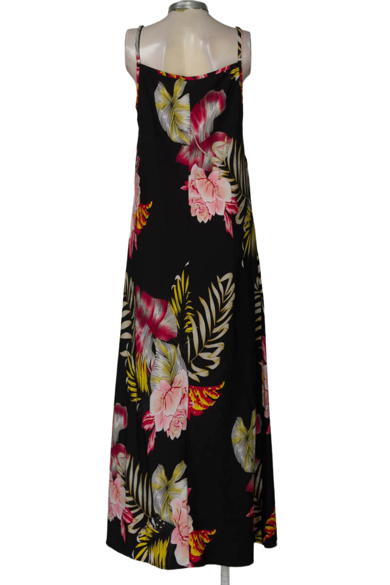 Vestido / Enterizo color Negro - Closeando