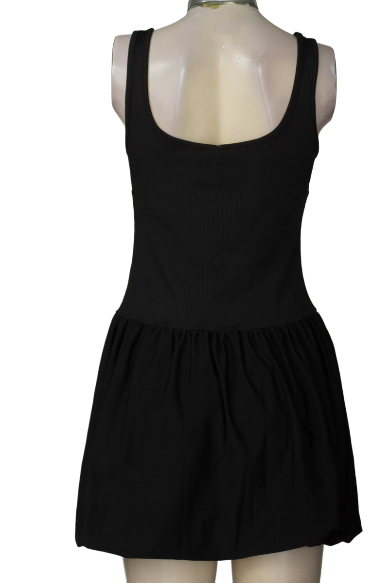 Vestido / Enterizo color Negro - Closeando
