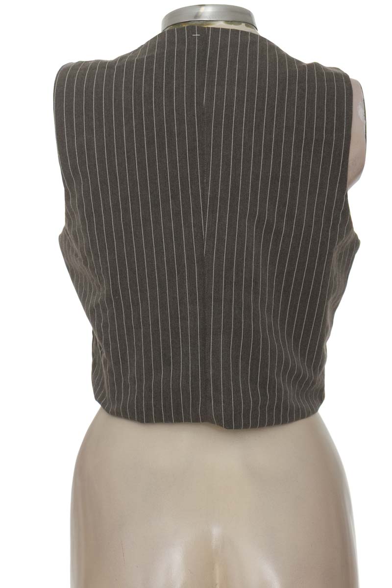 Chaqueta / Abrigo color Gris - Closeando