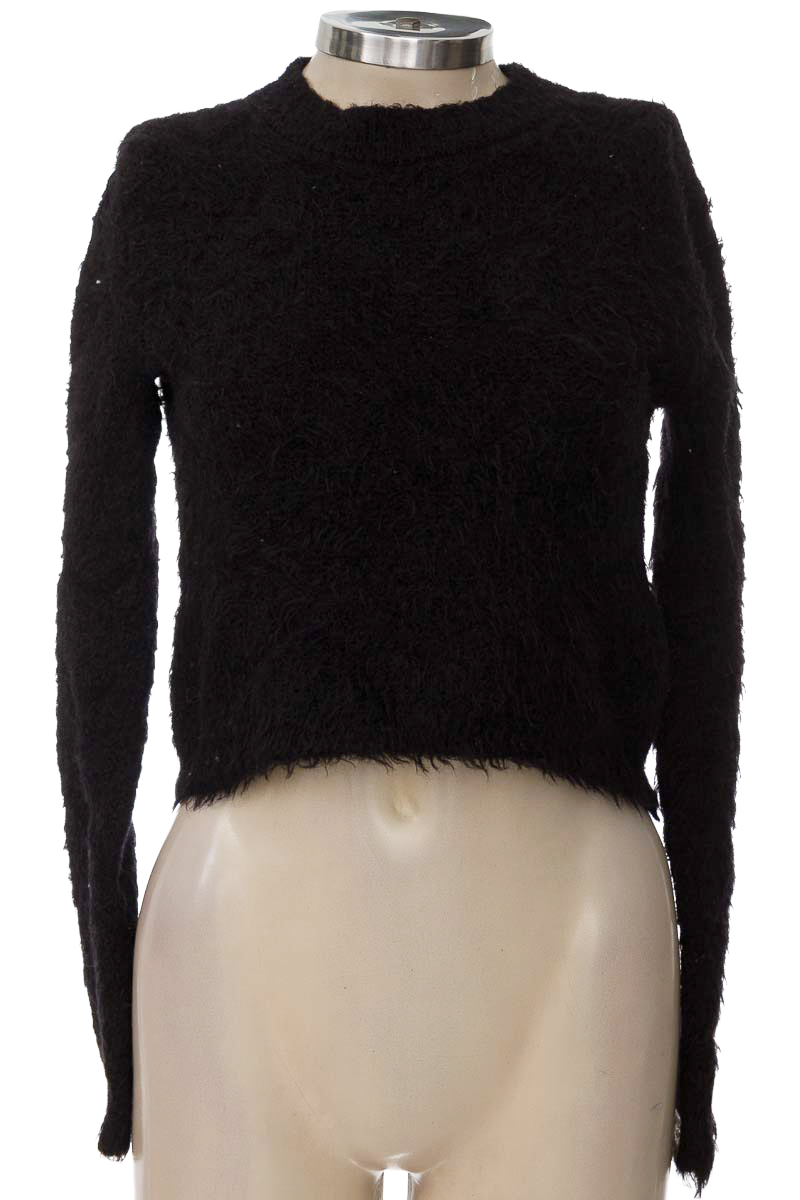 Sweater color Negro - Closeando
