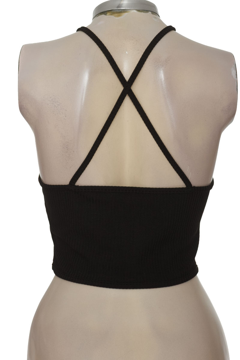 Top / Camiseta color Negro - Closeando