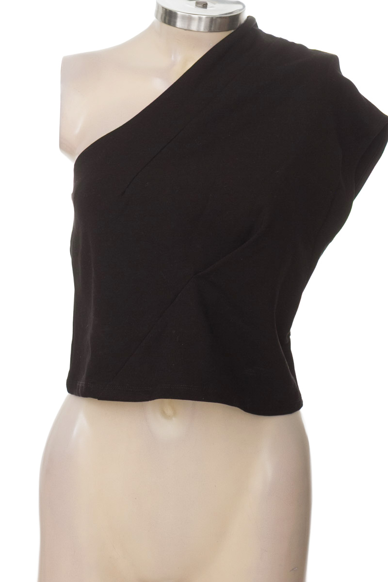Top / Camiseta color Negro - Arkitect