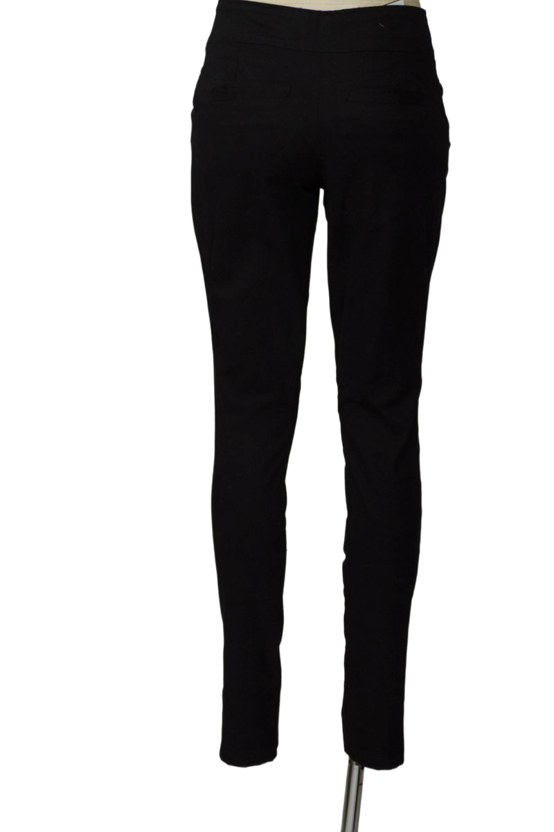 Pantalones color Negro - Closeando