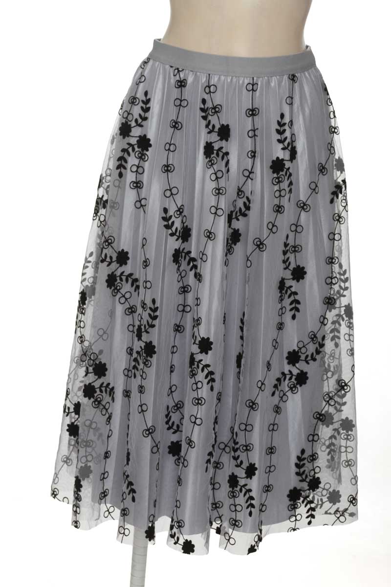 Falda color Gris - Closeando