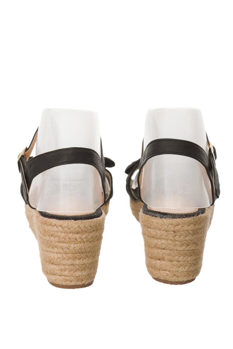 Zapatos color Negro - Bata