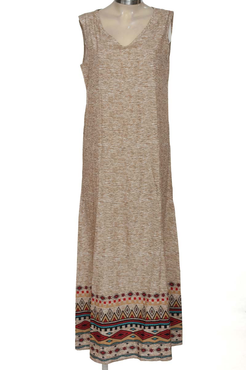 Vestido / Enterizo color Beige - Closeando