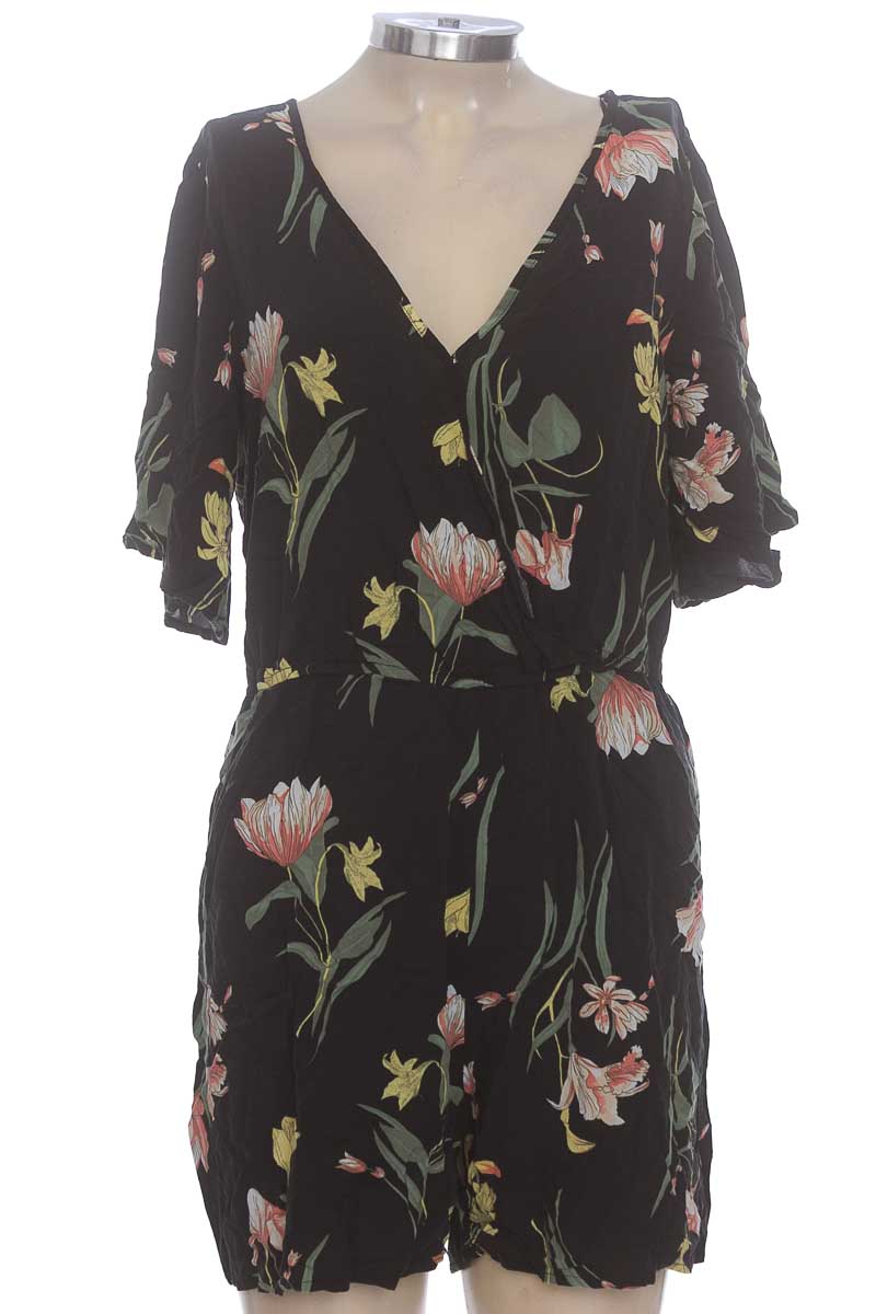 Vestido / Enterizo color Negro - Basement